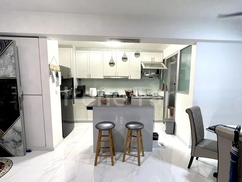 5 Room (5I) HDB for Sale in  442A Bukit Batok West Avenue 8 - Image 4