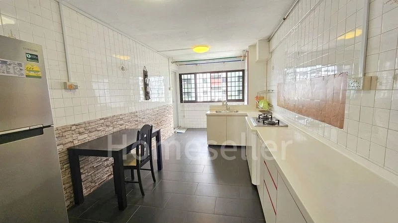 3 Room (3NG) HDB for Sale in 146 Bukit Batok West Avenue 6 - Image 5