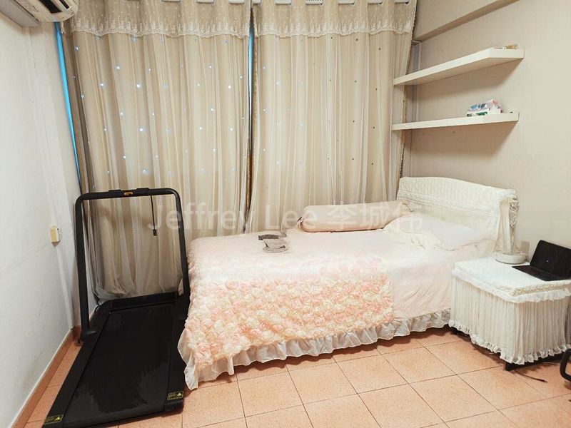 Common Room (HDB) for Rent in  111 Tampines Street 11 - Image 3