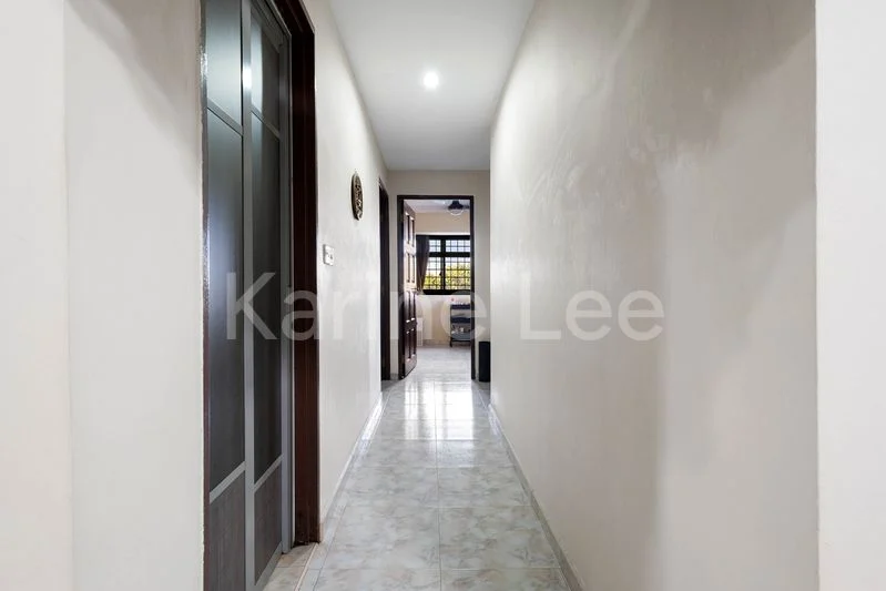 4 Room (4A) HDB for Sale in 462 Clementi Avenue 3 - Image 4