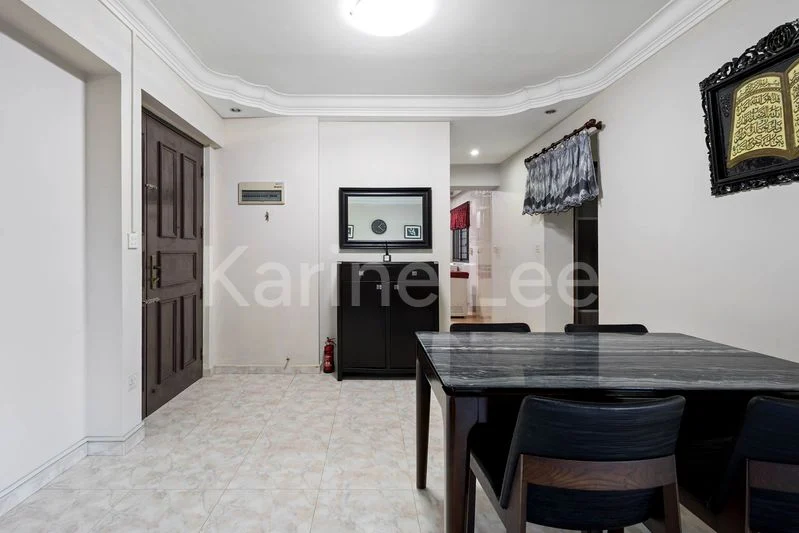 4 Room (4A) HDB for Sale in 462 Clementi Avenue 3 - Image 3