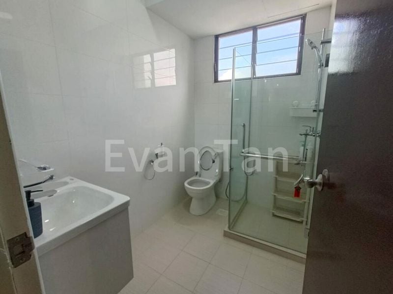 Common Room (Condo) for Rent in The Riverwalk / Riverwalk Apartments - Image 2