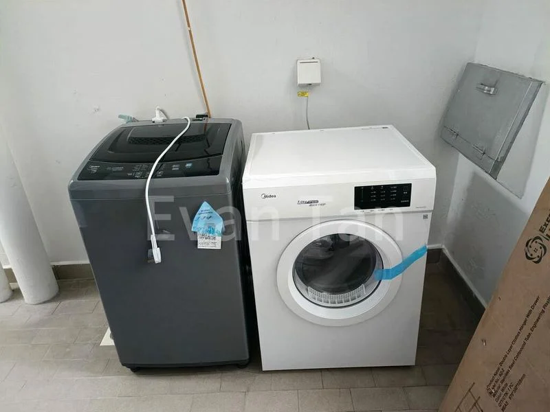 Common Room (Condo) for Rent in The Riverwalk / Riverwalk Apartments - Image 3