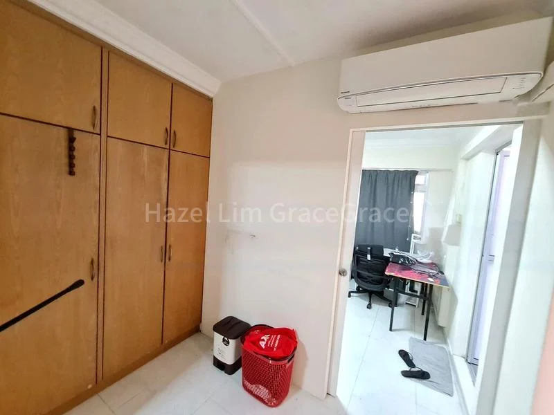 5 Room (5I) HDB for Rent in  396 Tampines Avenue 7 - Image 9