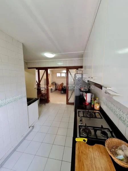 5 Room (5I) HDB for Rent in  396 Tampines Avenue 7 - Image 8