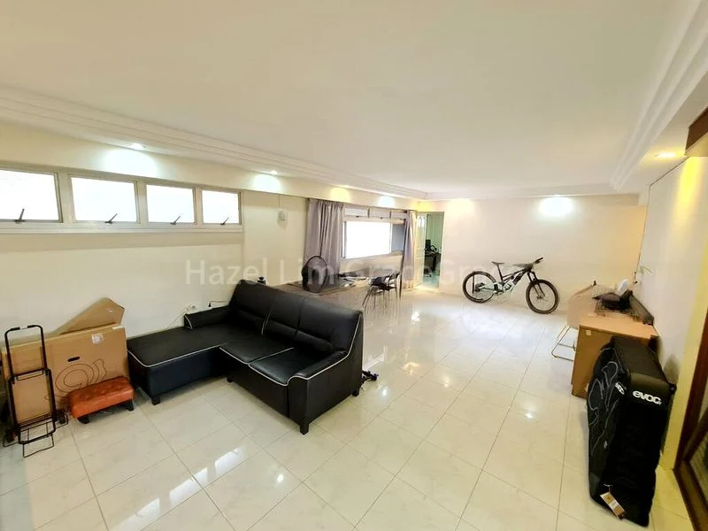 5 Room (5I) HDB for Rent in  396 Tampines Avenue 7 - Image 2