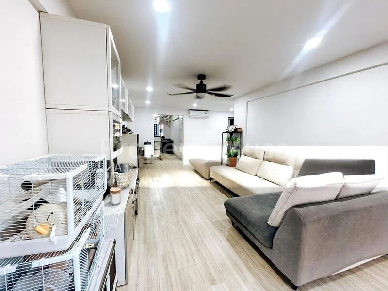 4 Room (4A) HDB for Sale in  909 Tampines Avenue 4 - Image 2