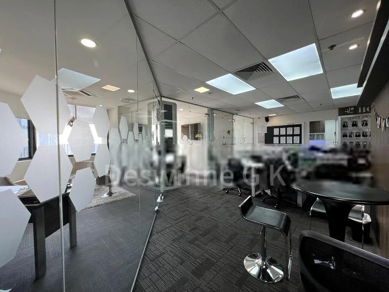 Office for Sale: International Plaza - Image 4