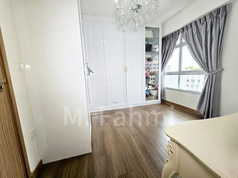 5 Room (5A) HDB for Sale in  406A Northshore Drive - Image 7