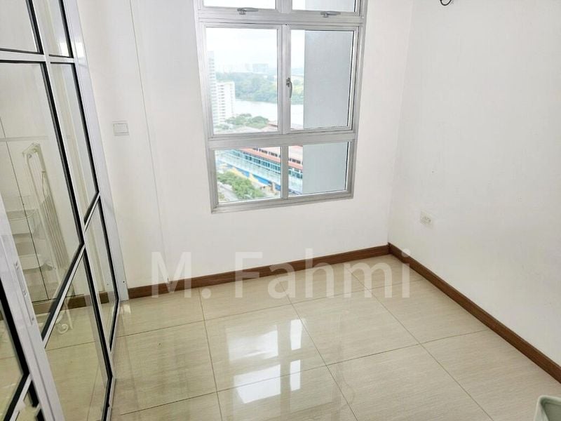 5 Room (5A) HDB for Sale in  406A Northshore Drive - Image 1