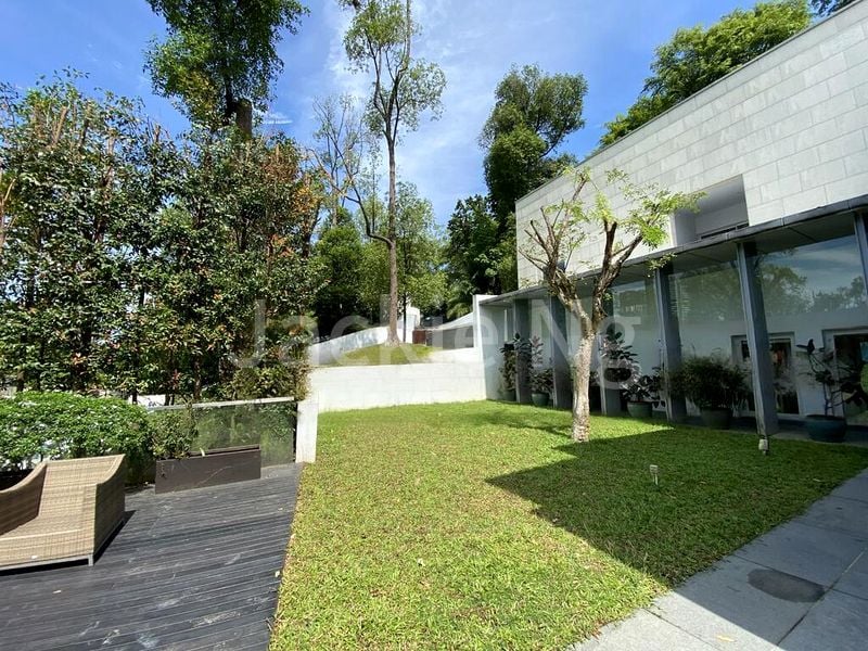 6 Bed Bungalow (Landed) for Rent in  Peirce Villas - Image 1