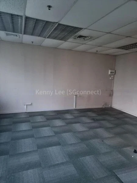 Office for Rent: Thong Chai Building - Image 1
