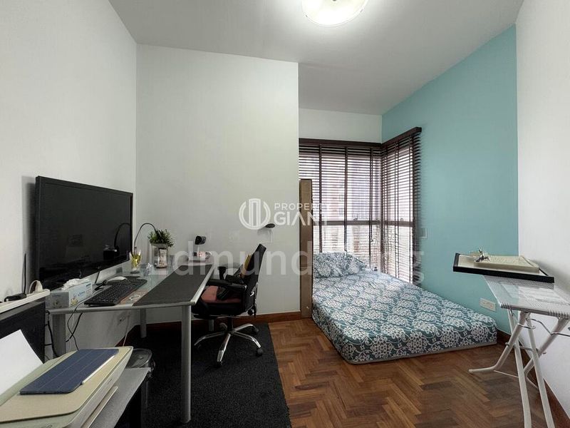 2 Bed Condo for Rent in  The Bayshore - Image 2