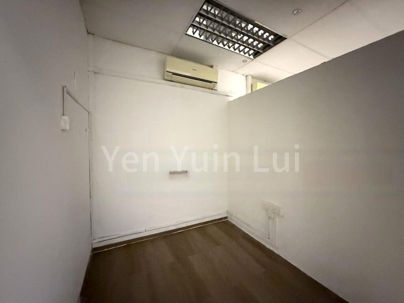 Mall Shop for Sale: Waterloo Centre - Image 2