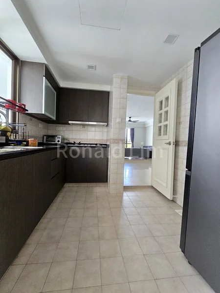 3 Bed Apartment (Condo) for Sale in  Parkview Apartments - Image 5