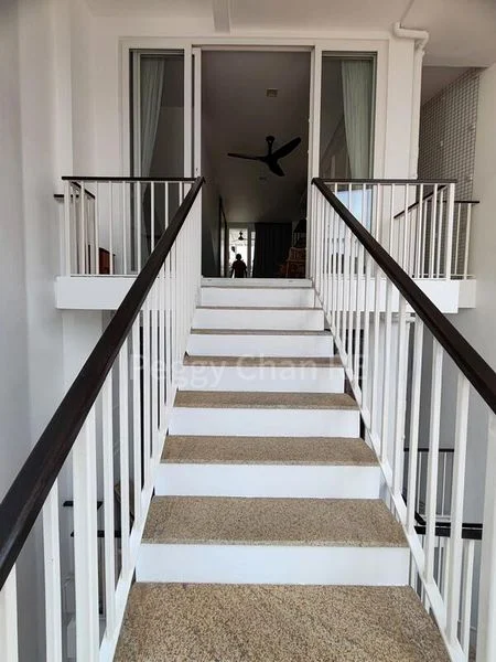 3 Bed Walk-up Apartment (Condo) for Rent in  Niven Road - Image 6