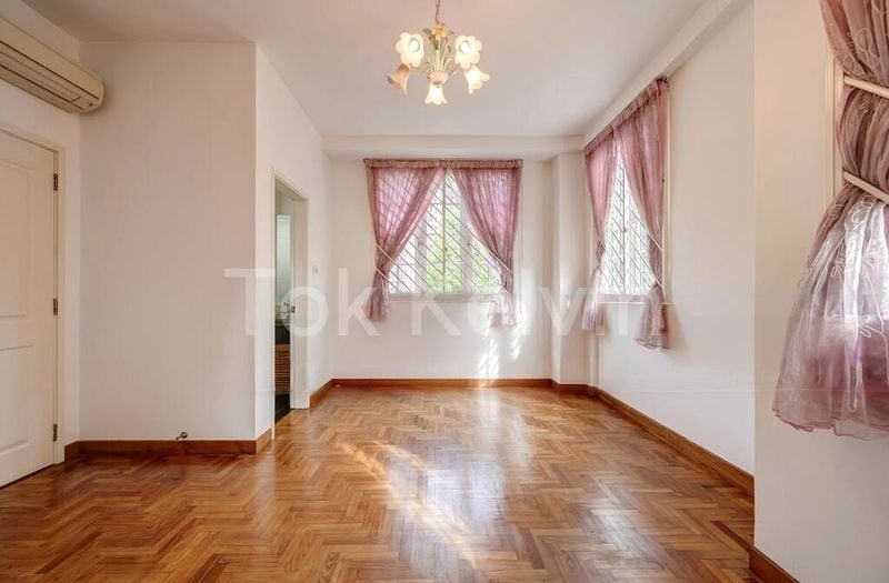 4 Bed Corner Terrace (Landed) for Sale in  Classical Terrace - Image 9