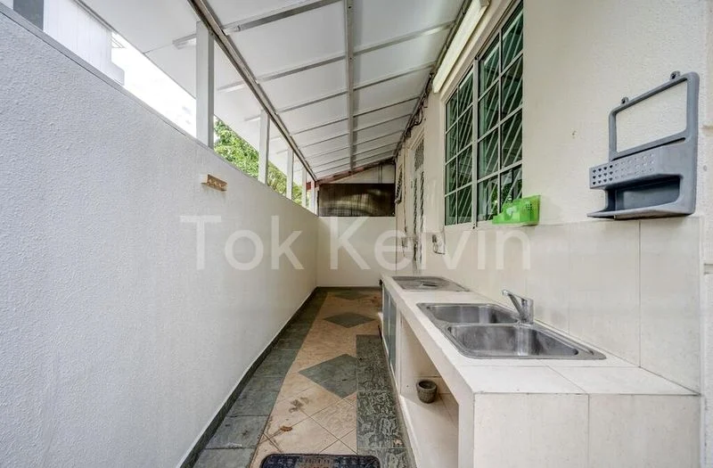 4 Bed Corner Terrace (Landed) for Sale in  Classical Terrace - Image 1