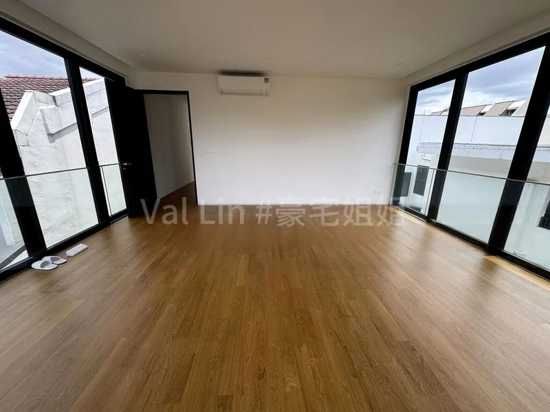 6 Bed Bungalow (Landed) for Sale in  Maryland Estate - Image 11