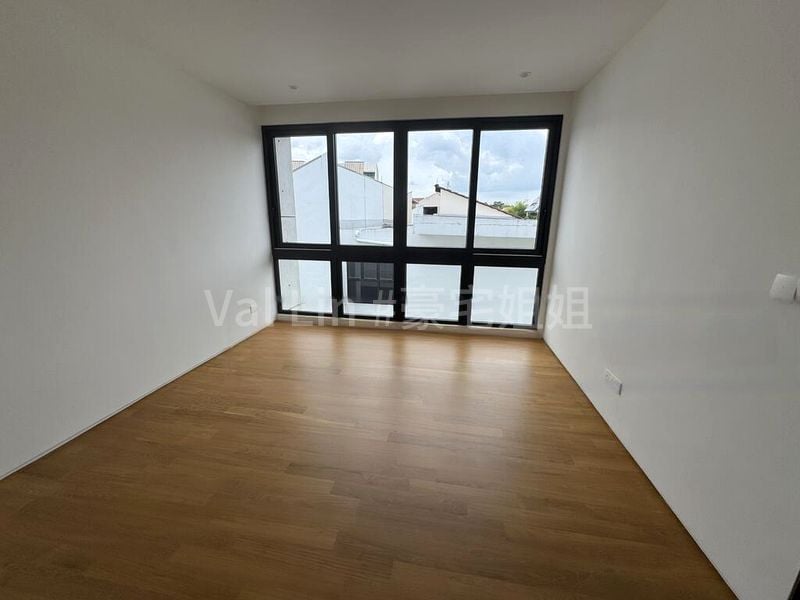 6 Bed Bungalow (Landed) for Sale in Maryland Estate - Image 1