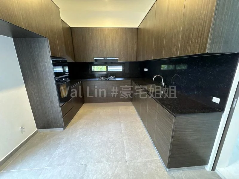 6 Bed Bungalow (Landed) for Sale in  Maryland Estate - Image 7