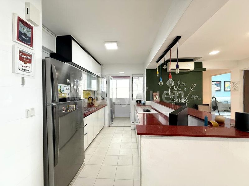 4 Room (4A) HDB for Sale in 256D Sumang Walk - Image 6