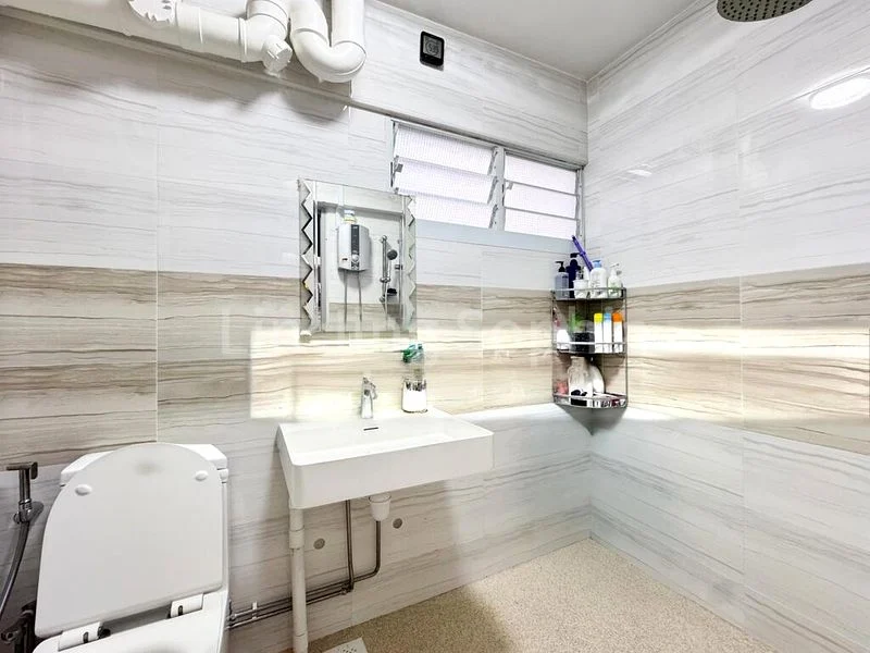 5 Room (5A) HDB for Sale in  922 Tampines Street 91 - Image 8