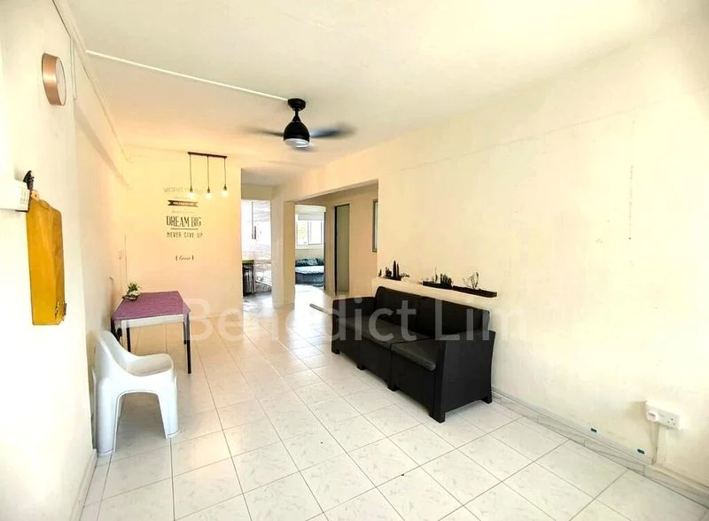 3 Room (3NG) HDB for Sale in 201E Tampines Street 23 - Image 2