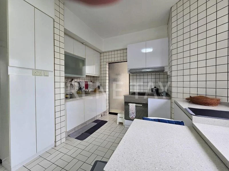 3 Bed Apartment (Condo) for Rent in  High Point - Image 4