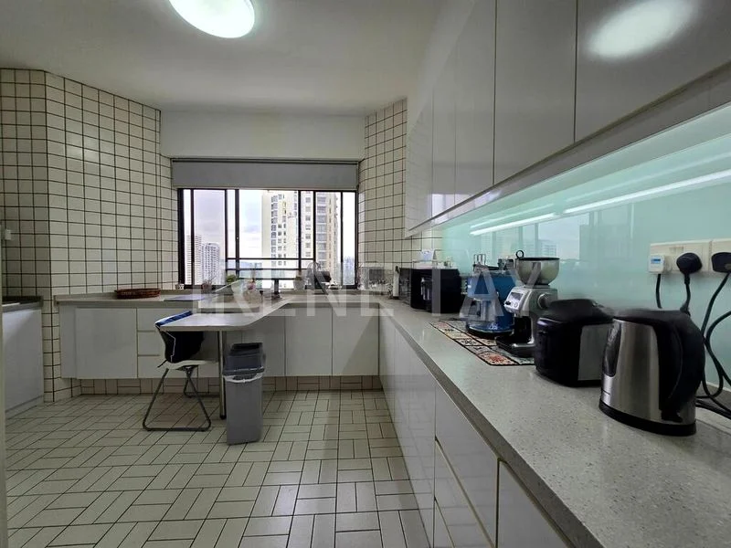 3 Bed Apartment (Condo) for Rent in  High Point - Image 5