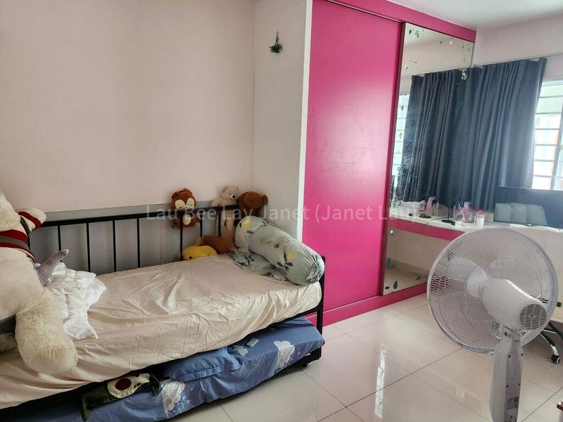 Executive HDB for Sale in  137 Rivervale Street - Image 6