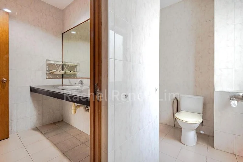 4 Bed Terraced House (Landed) for Sale in  Chuan Place - Image 2