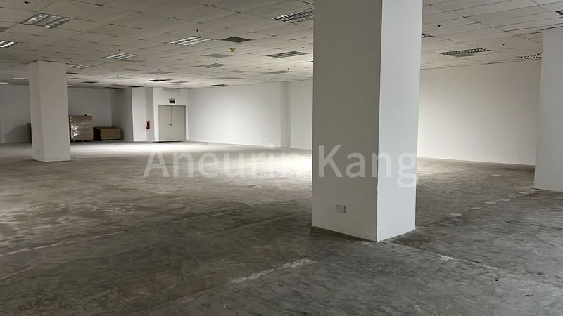 Light Industrial (B1) for Rent in  Corporation Place - Image 5