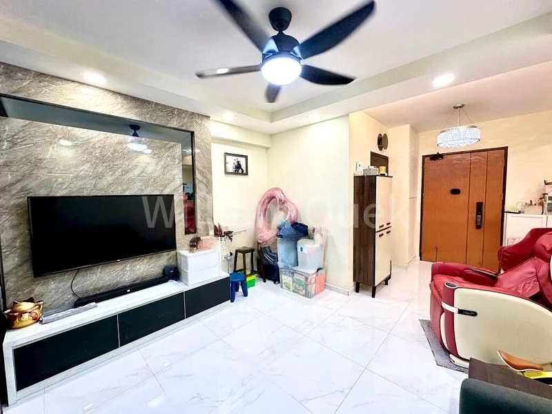 4 Room (4A) HDB for Sale in 574A Woodlands Drive 16 - Image 2