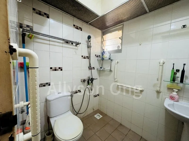 3 Room (3A) HDB for Sale in  570B Woodlands Avenue 1 - Image 3