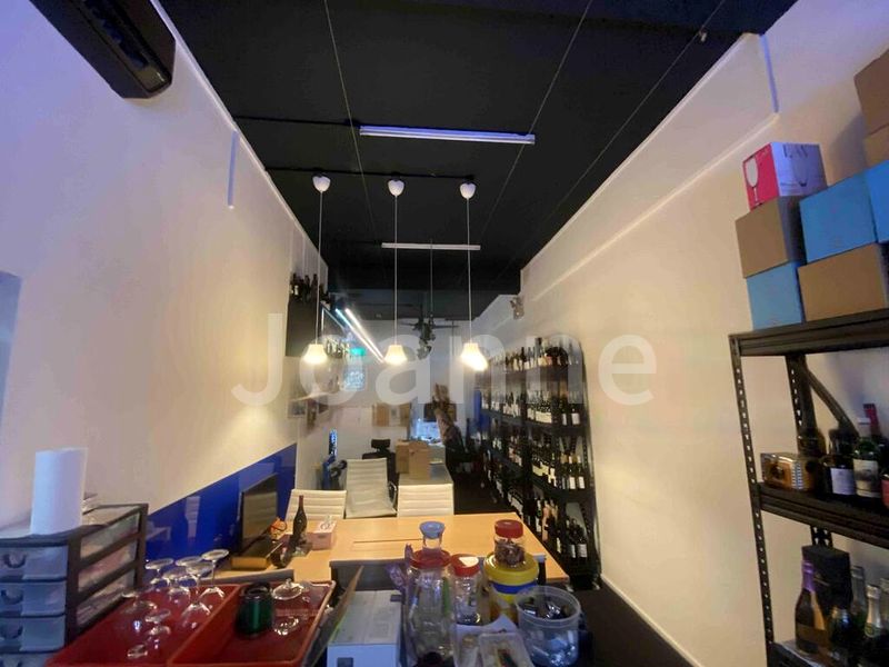 465 N. Bridge Road: Retail Shop for Sale - Image 3