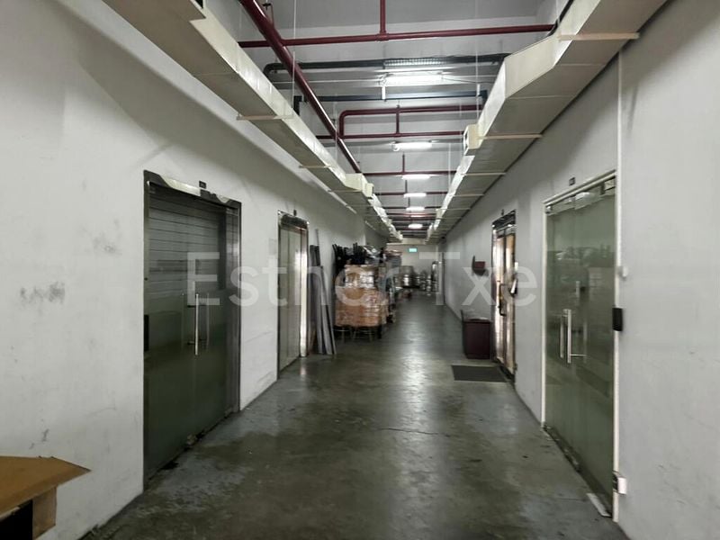 Golden Wheel Building: Light Industrial (B1) Property for Rent - Image 6