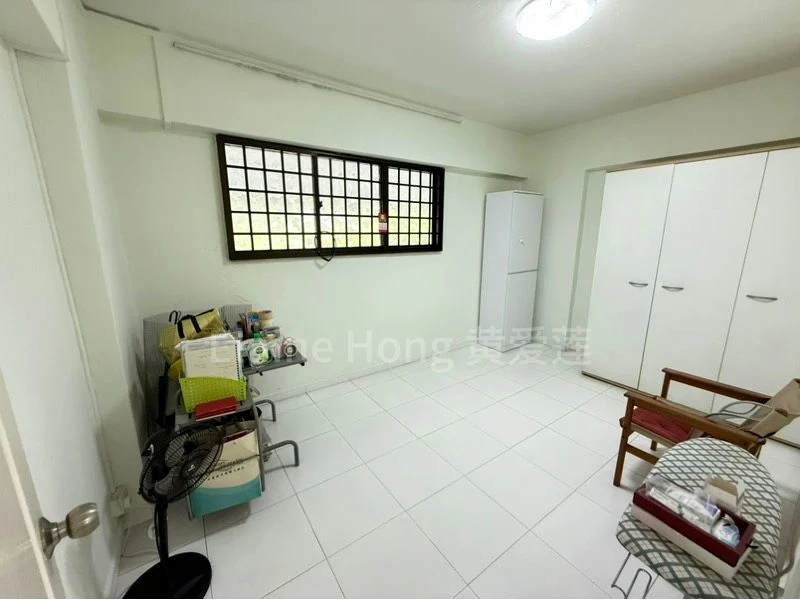2 Room HDB for Sale in 611 Clementi West Street 1 - Image 1
