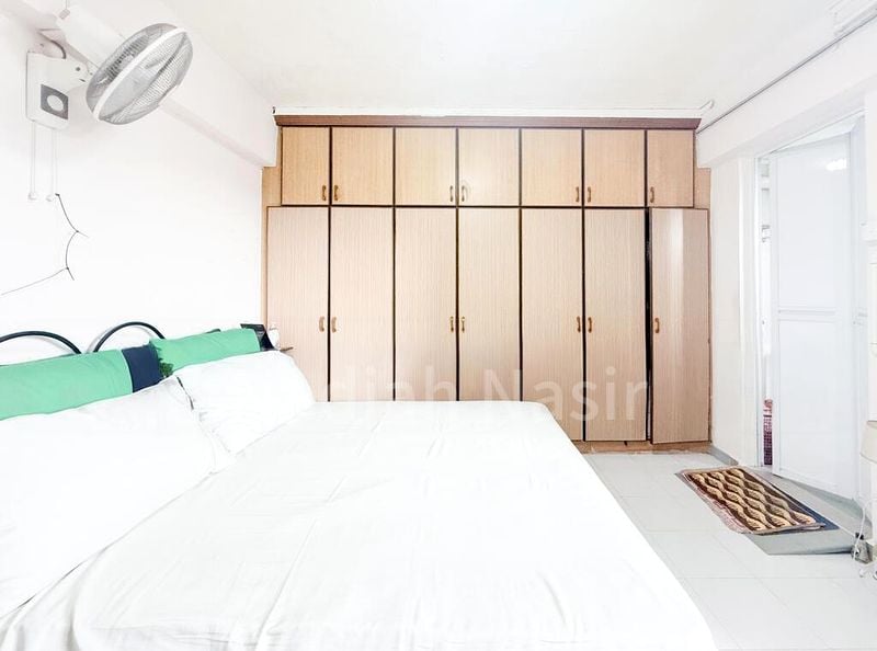 5 Room (5I) HDB for Sale in  240 Yishun Ring Road - Image 5