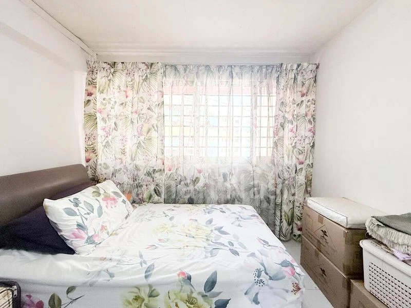 5 Room (5I) HDB for Sale in  240 Yishun Ring Road - Image 6