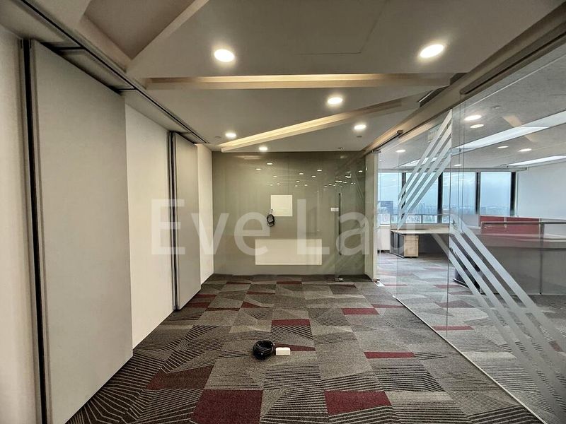 Office for Rent: United Square - Image 12