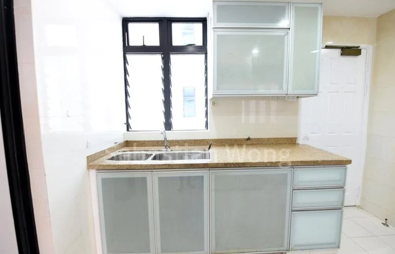 5 Bed Condo for Rent in  Spring Grove - Image 1