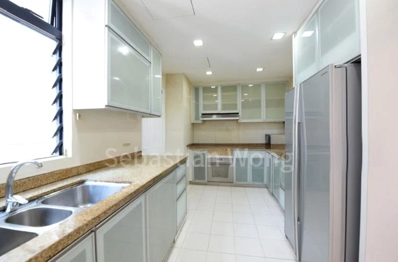 5 Bed Condo for Rent in  Spring Grove - Image 2