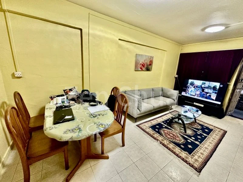 3 Room (3I) HDB for Sale in  109 Bukit Batok West Avenue 6 - Image 2