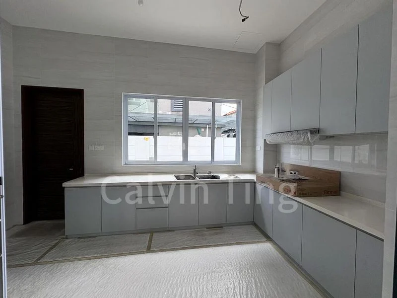 5 Bed Semi-Detached House (Landed) for Sale in  Toh Estate - Image 5