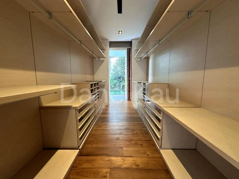 4 Bed Bungalow (Landed) for Sale in Ocean Drive - Image 4