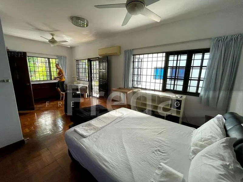 Room (Landed) for Rent in  Watten Estate - Image 1