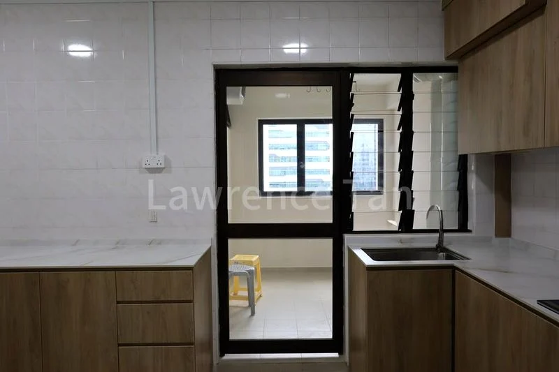 Executive HDB for Rent in  287A Jurong East Street 21 - Image 13