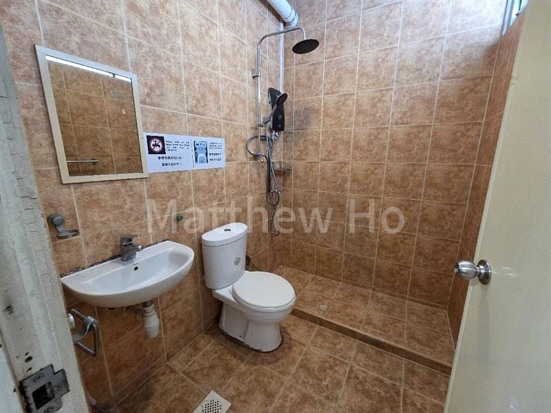 Master Room (Condo) for Rent in  Moulmein Court - Image 3