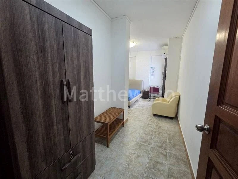 Master Room (Condo) for Rent in  Moulmein Court - Image 2